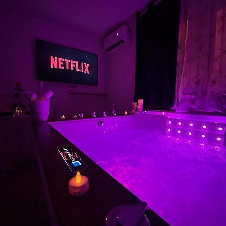 Love Room A Cannes - Appartement 25M2 Pour 2 Personnes Avec Un Jacuzzi Prive Eksteriør billede