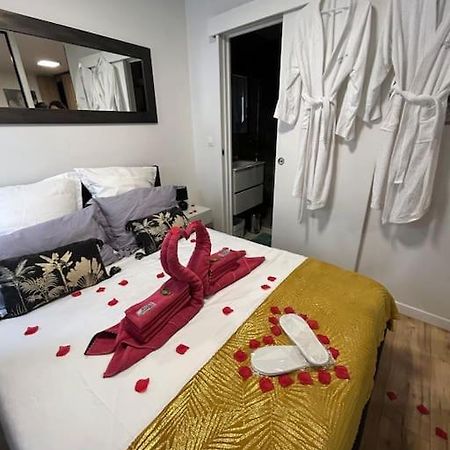 Love Room A Cannes - Appartement 25M2 Pour 2 Personnes Avec Un Jacuzzi Prive Eksteriør billede