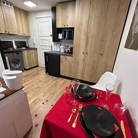 Love Room A Cannes - Appartement 25M2 Pour 2 Personnes Avec Un Jacuzzi Prive Eksteriør billede