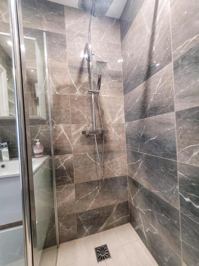 Love Room A Cannes - Appartement 25M2 Pour 2 Personnes Avec Un Jacuzzi Prive Eksteriør billede