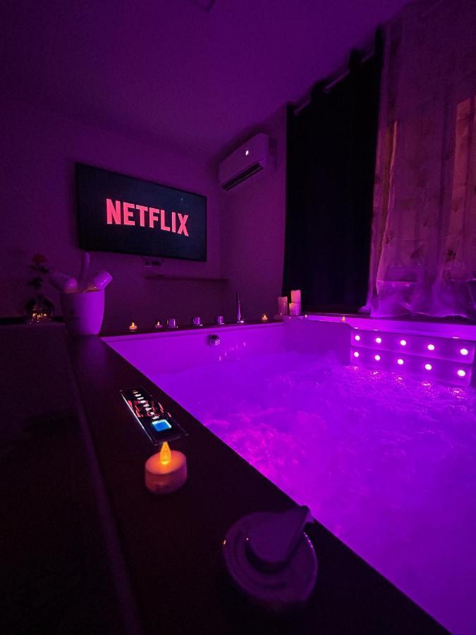 Love Room A Cannes - Appartement 25M2 Pour 2 Personnes Avec Un Jacuzzi Prive Eksteriør billede