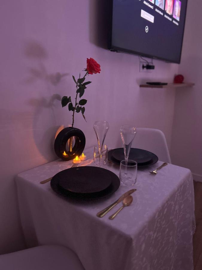 Love Room A Cannes - Appartement 25M2 Pour 2 Personnes Avec Un Jacuzzi Prive Eksteriør billede