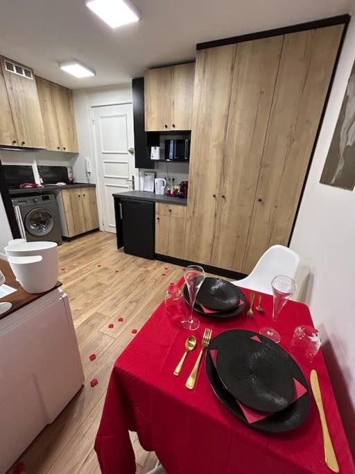 Love Room A Cannes - Appartement 25M2 Pour 2 Personnes Avec Un Jacuzzi Prive Eksteriør billede